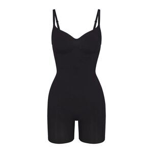 SKIMS NWT Seamless Sculpt Mid Thigh Bodysuit size XS in the color Onyx